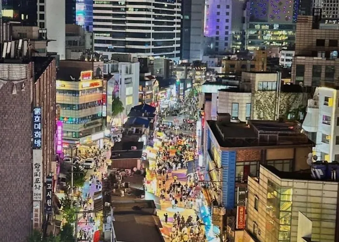 아파트 Hongdae Station, Exit 2 *