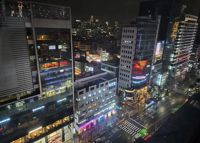 Hongdae Station, Exit 2 서울특별시